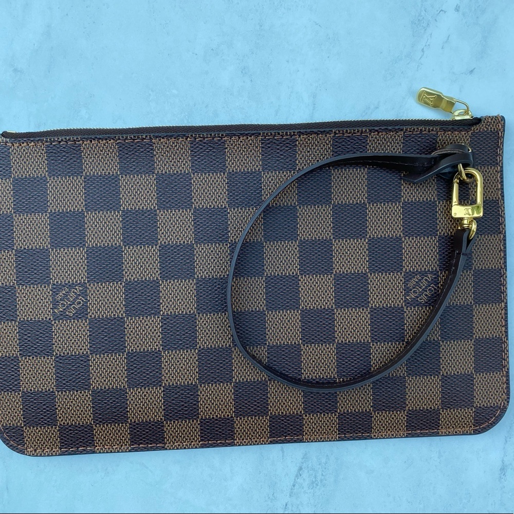 ❗️SOLD❗️Neverfull MM Pouch